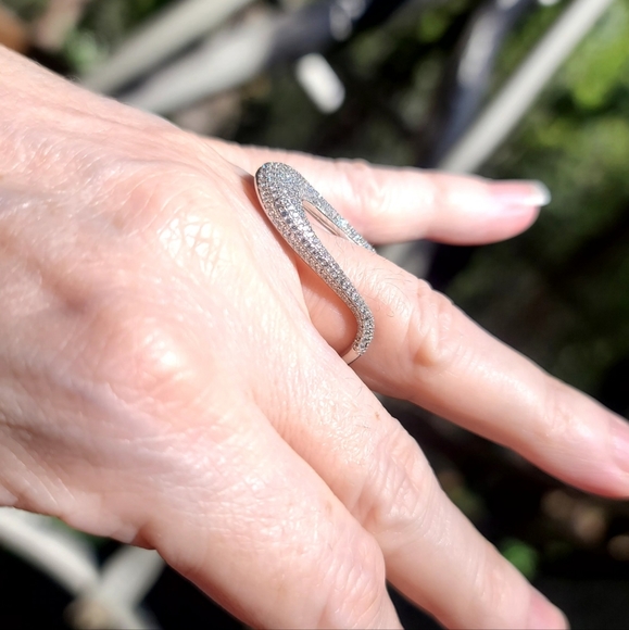 White sapphire & sterling silver ring sz 5 - Picture 13 of 17